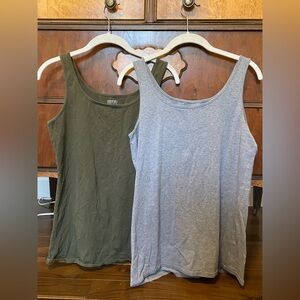 Lot 2 L Duluth tank top grey green stretch base layer
